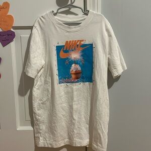 Nike “The Nike Tee” boys Large